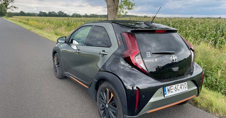 Toyota Aygo X. Najmniejszy crossover pokazuje, czym jest sztuka kompromisu