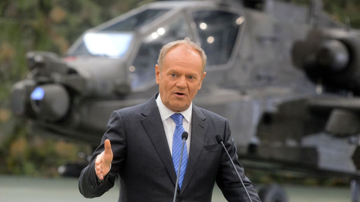 Zawarcie umów offsetowych pomi?dzy WZL a Lockheed Martin
23.03.2026 Lodz. Wojskowe Zaklady Lotnicze nr 1. Zawarcie umow offsetowych z amerykanskim koncernem zbrojeniowym Lockheed Martin. Umowy te formalnie otworza proces wdrazania technologii i rozpoczecia budowy pelnego zaplecza specjalistycznego smigloowcow Apache w WZL nr 1 w Lodzi. Fot. Piotr Kamionka/REPORTER
N/z: Donald Tusk
N/z: premier RP Donald Tusk
PIOTR KAMIONKA/REPORTER