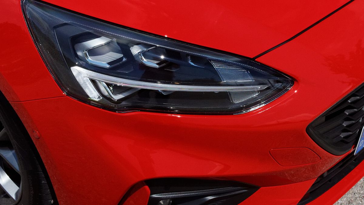 W przypadku wielu modeli tradycyjne światła sprawdzają się lepiej niż LED-y