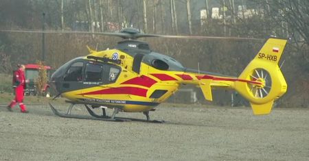 Groźny wypadek na DK15. W aucie czworo dzieci, na miejsce wezwano śmigłowiec LPR