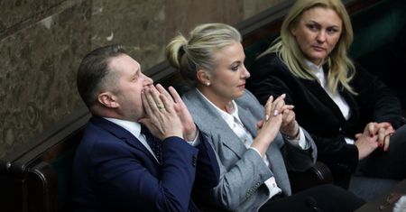 Tusk pokazał, jak rozliczą PiS. Czarnek już zgłasza akces