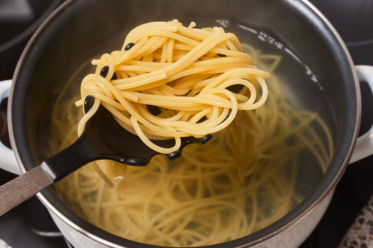 How to properly cook pasta?