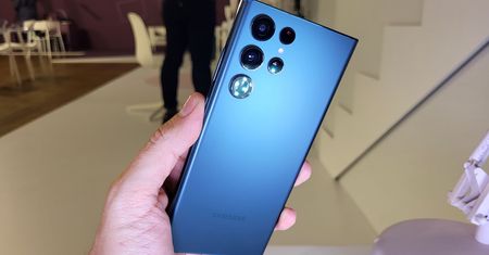Przyznam, że nowe telefony Galaxy S22 są bardzo dobre. Zobacz je na wideo!