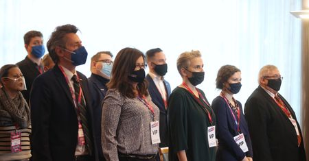 Obowiązkowe szczepienia na COVID-19. Lewica złożyła projekt. Znamy stanowisko klubu PiS