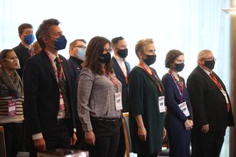 Obowiązkowe szczepienia na COVID-19. Lewica złożyła projekt. Znamy stanowisko klubu PiS