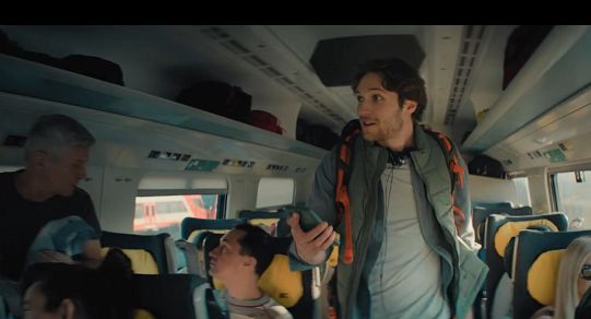 Hit Kwiatu Jabłoni reklamuje PKP Intercity