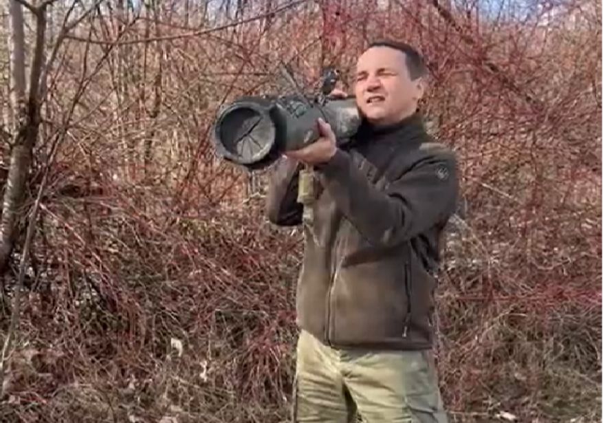 Ale ironia. Sikorski naprawdę dostał to w Ukrainie