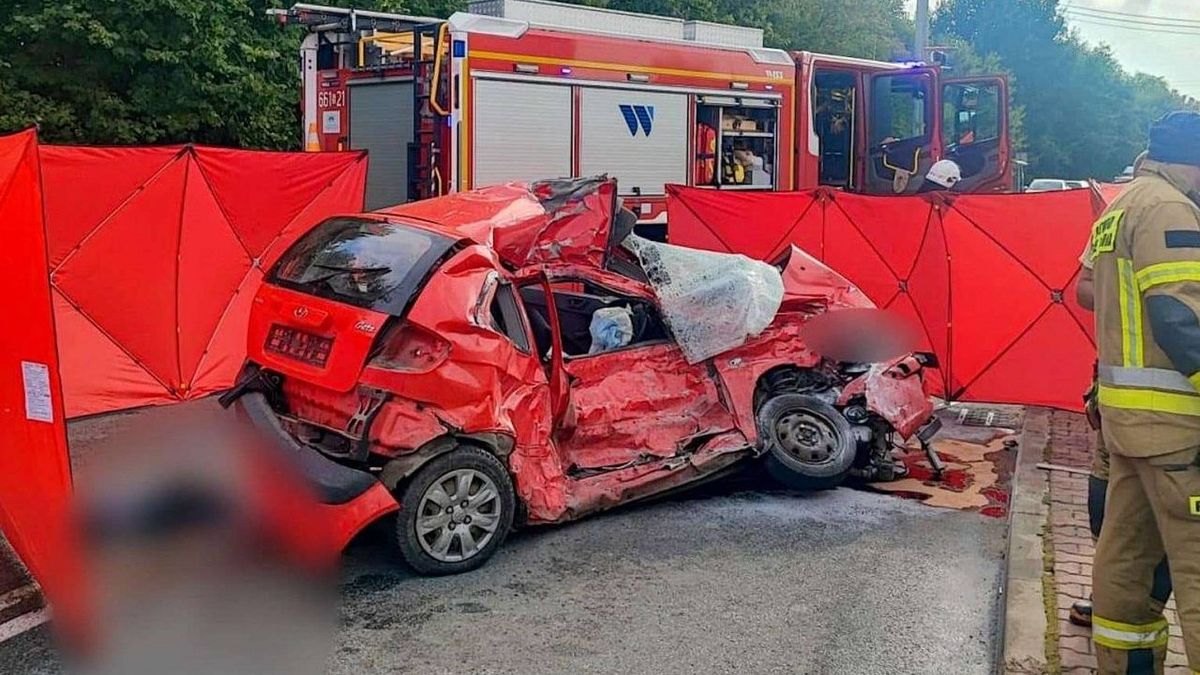 Kierowca hyundaia zginął po zderzeniu z ciężarówką