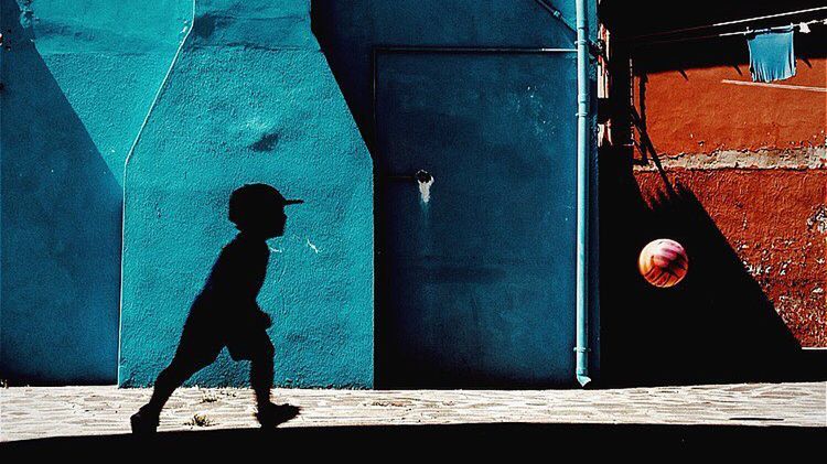 Włoska wyspa Burano jest pełna minimalistycznych, kolorowych kompozycji 1