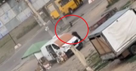 Wstrząsające nagranie. Rosyjski dron zaatakował sprzedawcę owoców