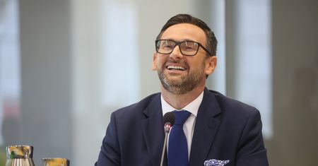 Ile zarobi Daniel Obajtek w Brukseli? Piszą o "sporym zaskoczeniu"