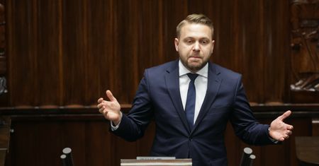 Ten cytat wybił Ozdobie argumenty. Rozpaczliwie próbował kluczyć