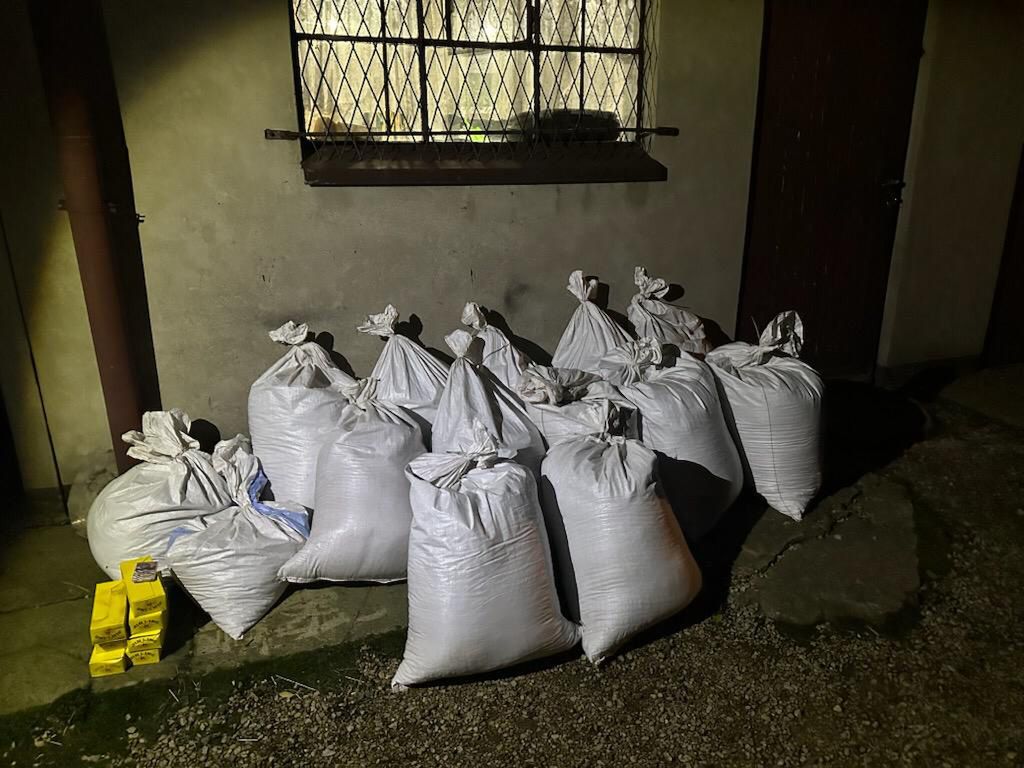 Częstochowa: Policjanci udaremnili wielki przemyt tytoniu i papierosów