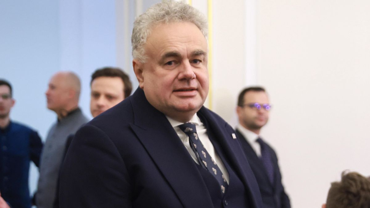 Tomasz SakiewiczWarszawa, 08.01.2026. Redaktor naczelny TV Republika Tomasz Sakiewicz podczas spotkania prezydenta RP Karola Nawrockiego z by�ym prezydentem RP Andrzejem Dud�, 8 bm. w Belwederze w Warszawie. (ls/zkoc) PAP/Leszek Szyma�skiLeszek Szyma�skibelweder, by�y prezydent, polityk, polityka, prezydent, spotkanie