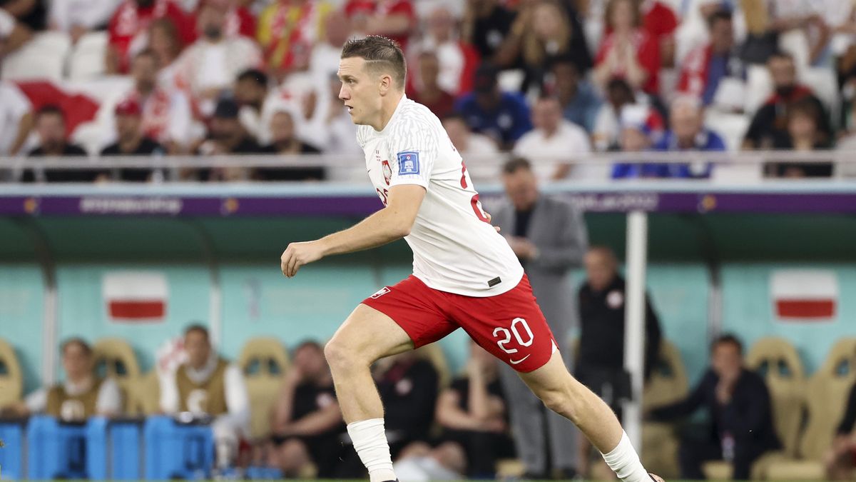 DOHA, QATAR - DECEMBER 4: Piotr Zielinski of Poland during the FIFA World Cup Qatar 2022 Round of 16 match between France and Poland at Al Thumama Stadium on December 4, 2022 in Doha, Qatar. (Photo by Jean Catuffe/Getty Images)