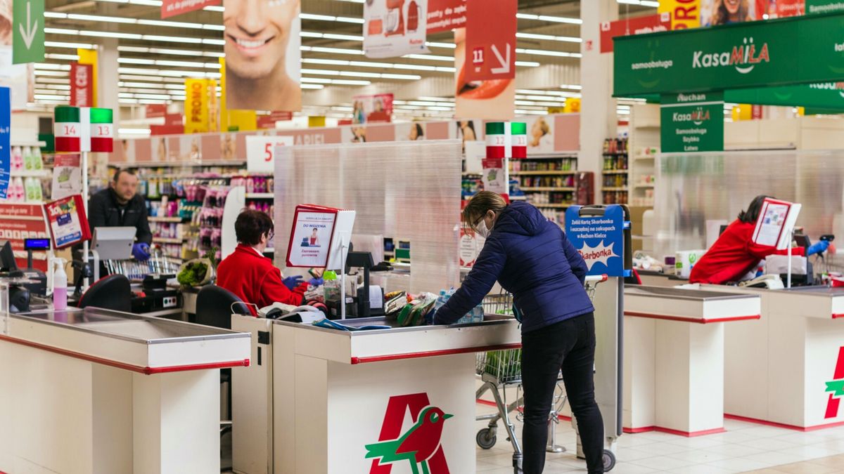 Auchan był w styczniu 2023 roku najtańszą siecią handlową - wynika z analizy firmy ASM Sales Force Agency 