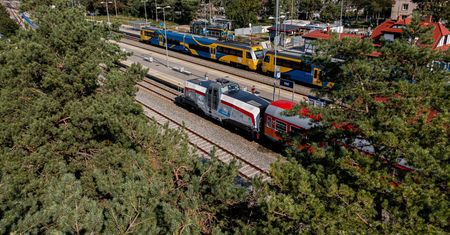 Pierwsza w Polsce lokomotywa wodorowa. Pojechała z Gdyni do Helu