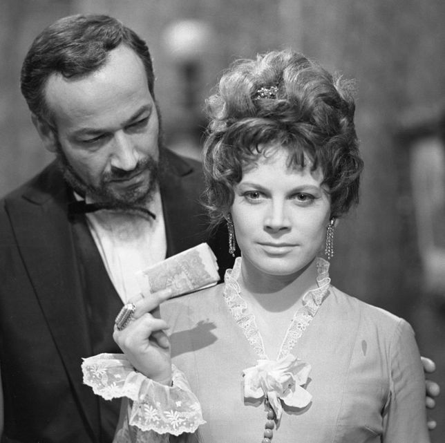 Stanisław Żaczyk i Alicja Pawlicka w Teatrze Telewizji "Szczęście małżeńskie" Barbary Bormann w 1963 r.