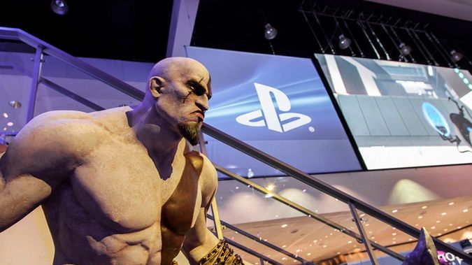 Co z tego, że kosztuje ponad 11 tysięcy złotych. To stolik dla prawdziwego fana PlayStation! 1