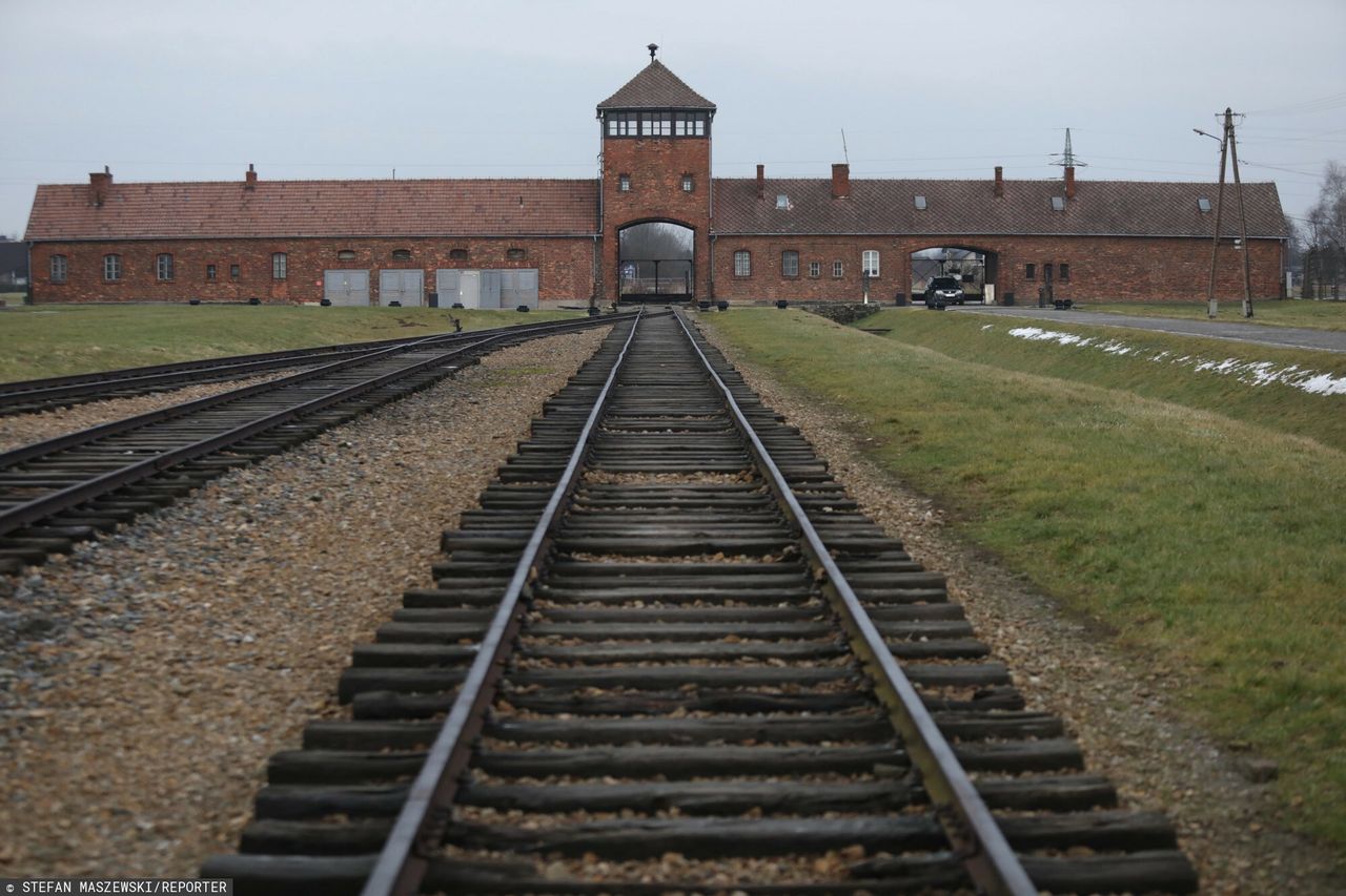 To co się wydarzyło w Auschwitz jest wielką zbrodnią i tragedią. Jest takim tematem, który powinien być poza wszelkim sporem politycznym - uważa prof. Paweł Machcewicz