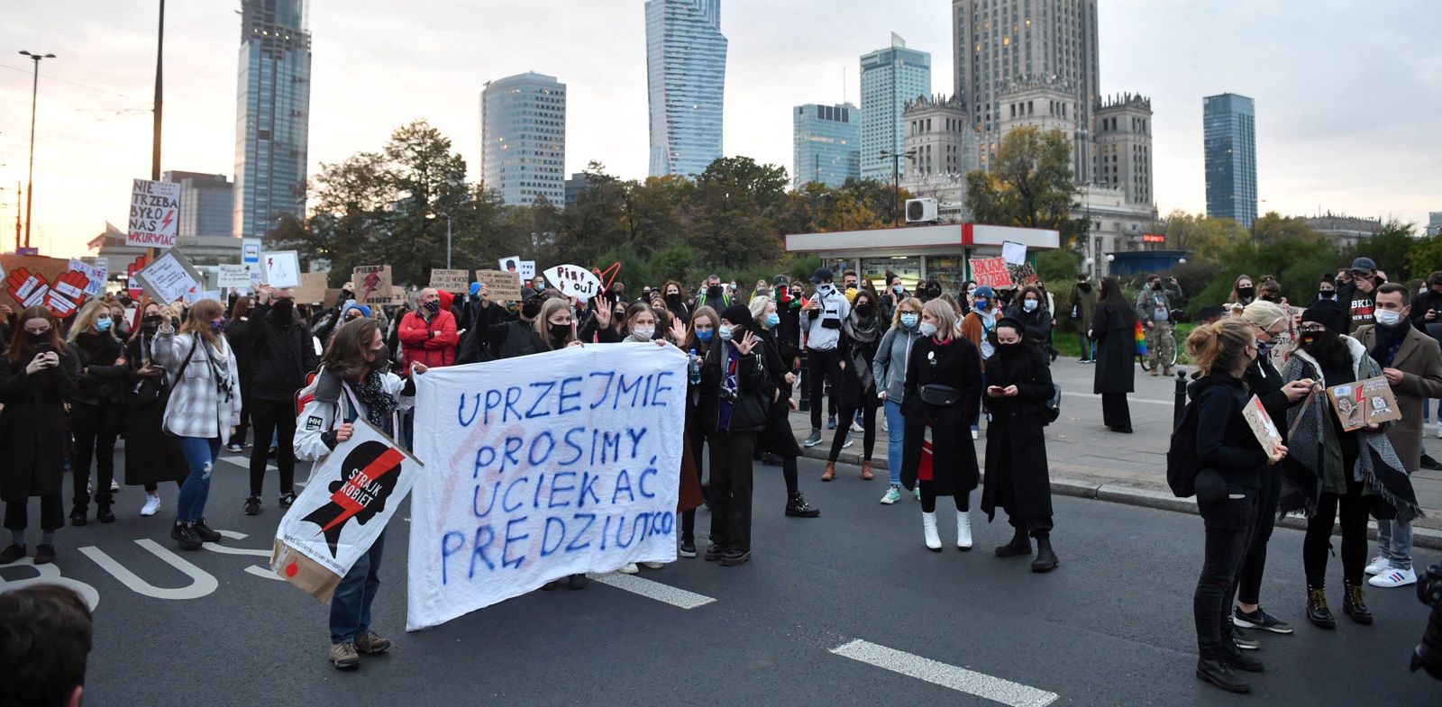 Uczestników protestów oskarżono o wulgarność, oto odpowiedź