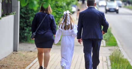 Wyprawiła komunię "z pompą". Tak odpłacili się goście