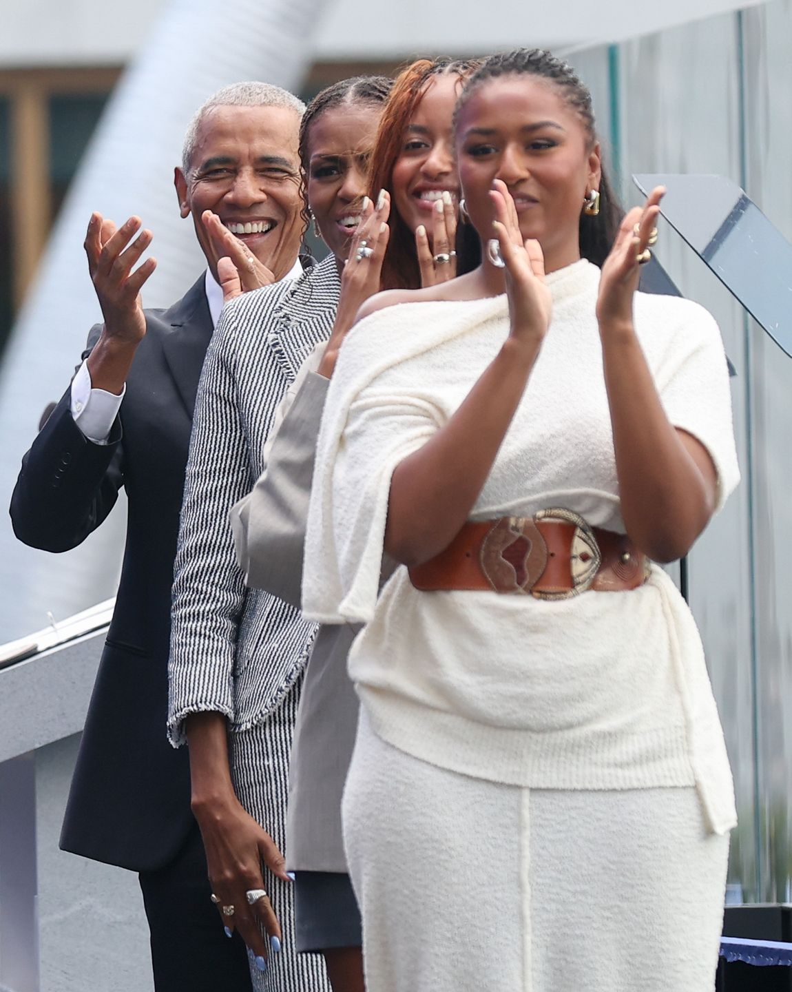 Barack i Michelle Obama z córkami