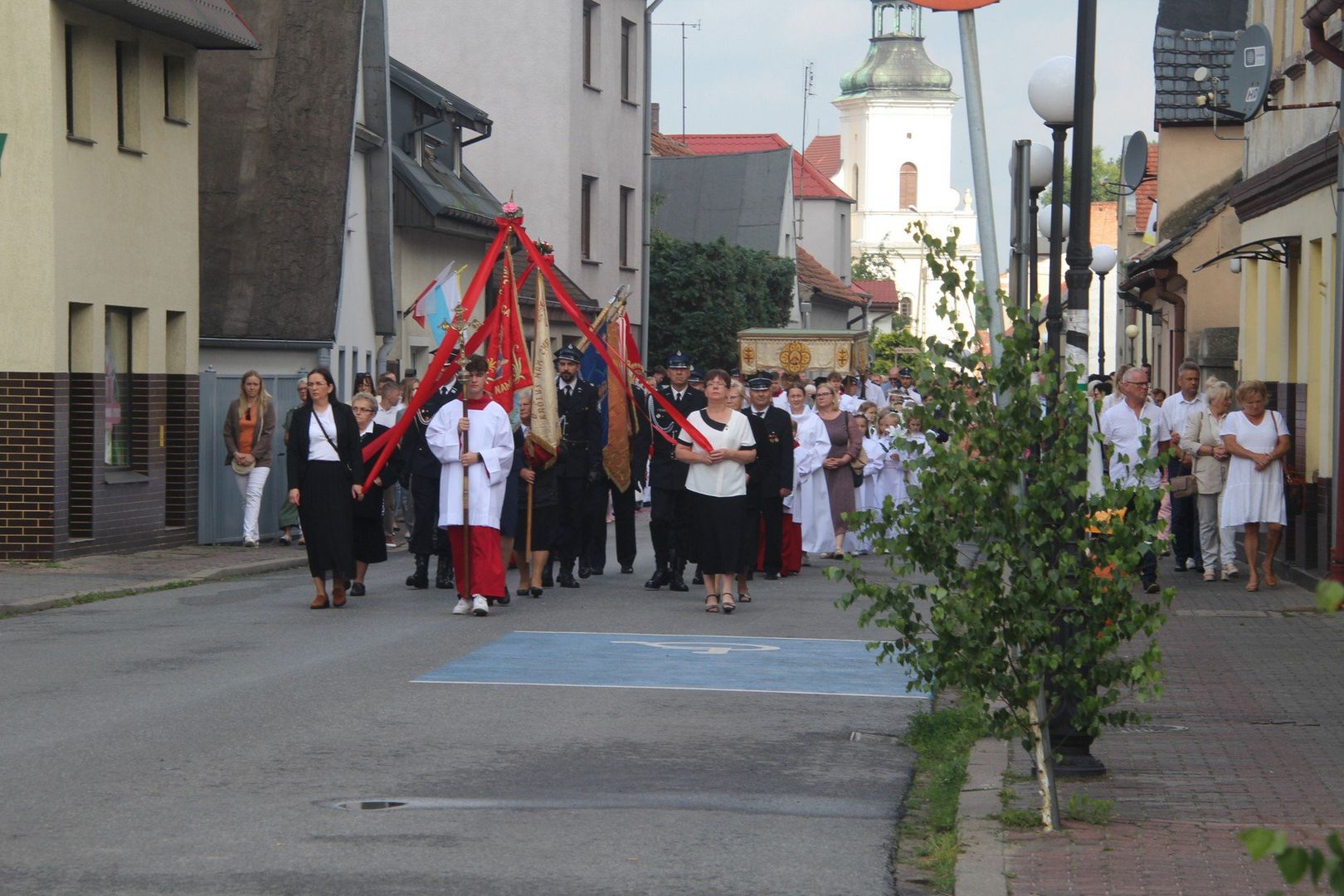 Trasa wiodła przez plac Kościuszki, ul. Kobylińską, Rynek, ul. Sienkiewicza, znów plac Kościuszki i do kościoła