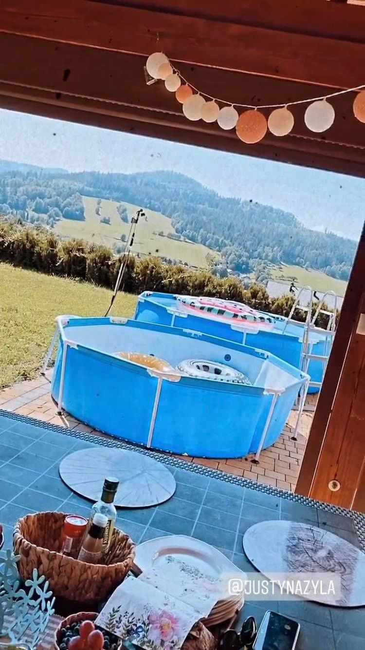 Justyna Żyła i Patrycja Wieja prezentują swoje ciała w bikini