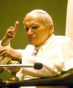 Tajemnice Karola Wojtyły ujawnione. Burza w sieci