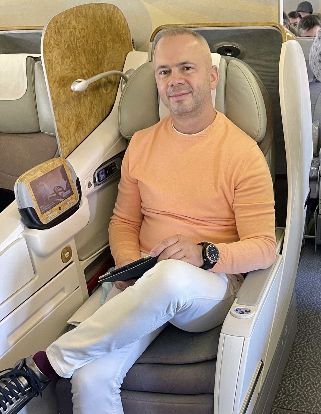 Owiany tajemnicą miliarder, biznesmen i... gwiazdor Instagrama. Kim jest Piotr Śledź?