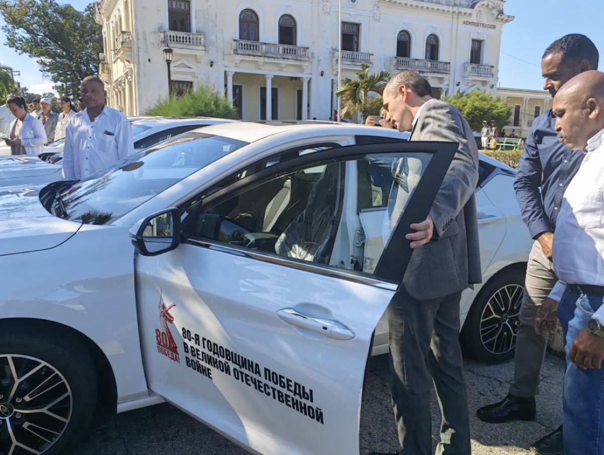 Moskwa przekazała Hawanie auta Moskwicz. Pierwsza partia już na Kubie