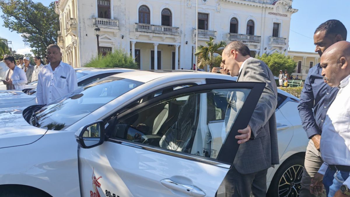 Rosja przekazała Hawanie auta „Moskwicz”