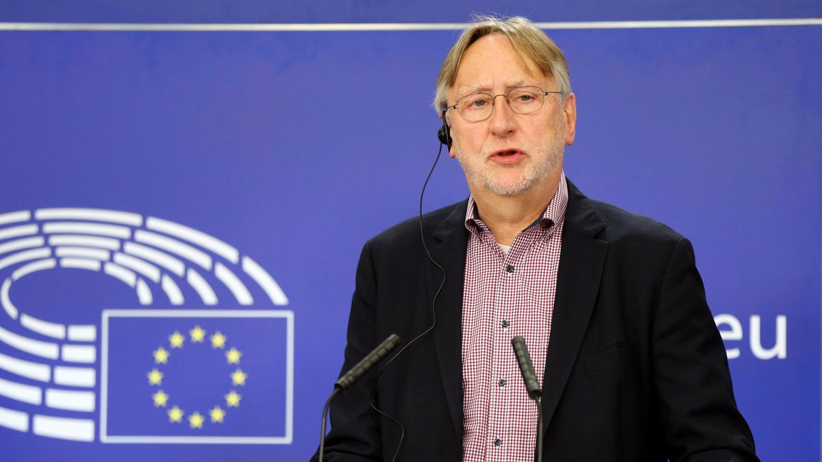 BRUSSELS, BELGIUM - JUNE 18: Member of the European Parliament Bernd Lange speaks during the "EU-UK future relationship"  press conference held with members of the European Parliament Christophe Hansen, Kati Piri and Chairman of the European Parliament's Foreign Affairs Committee, David McAllister in Brussels, Belgium on June 18, 2020. (Photo by Dursun Aydemir/Anadolu Agency via Getty Images)