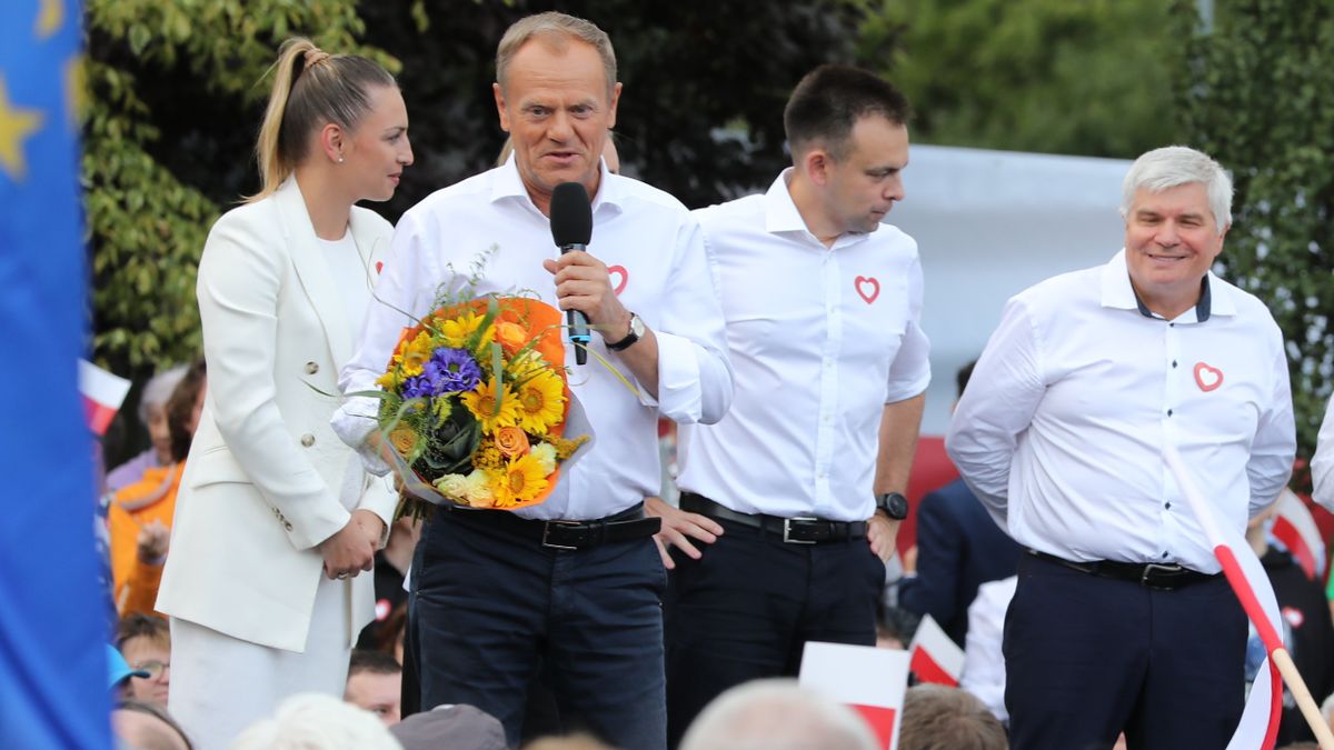 Donald Tusk, Andrzej Domański