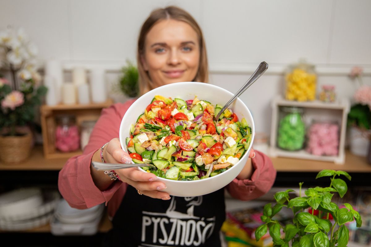 A colourful and tasty salad is a ready-made idea for dinner.