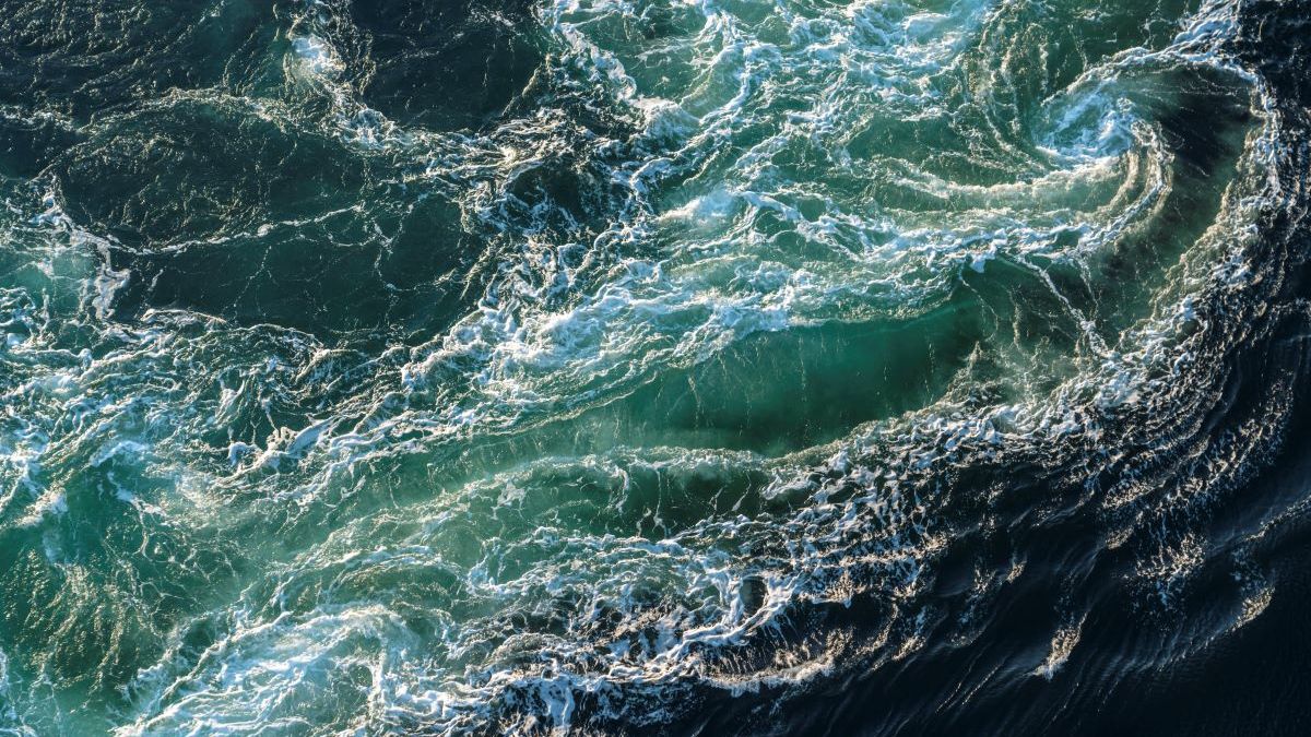 Wiry w oceanach - zdjęcie ilustracyjne