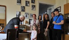 „Wolność łączy” - dzisiejsze losy powstańców w spotach Muzeum Powstania Warszawskiego (wideo)