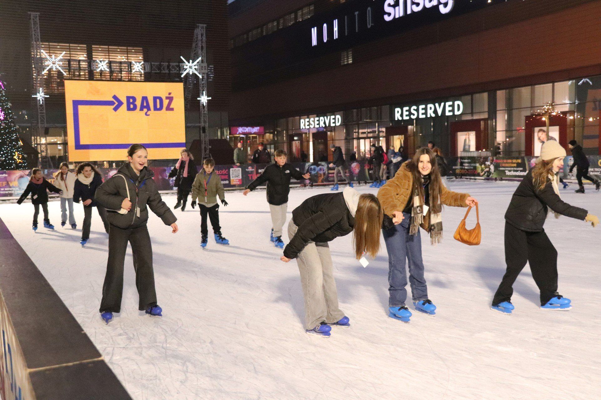 Lodowisko na Skwerze Millenium Hall w Rzeszowie - sezon 2024/2025