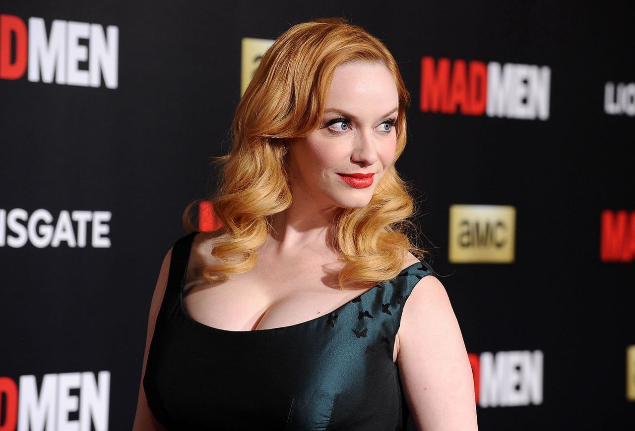 Christina Hendricks znowu została żoną. Suknia ślubna doprowadziła ją do łez