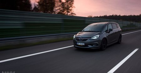 Czy da się połączyć zalety minivana i auta dla biznesu?