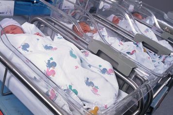 Czworaczki przyszły na świat w Łodzi. Dziesiąty taki poród w historii szpitala