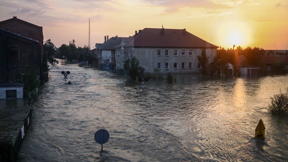 Polska walczy z powodzią 