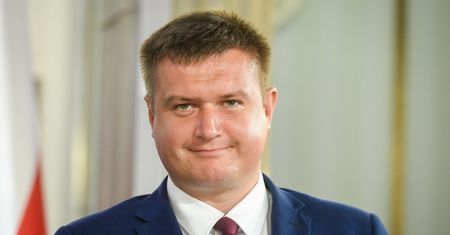 Koronawirus w Polsce. Poseł PiS został salowym na oddziale z chorymi na COVID-19