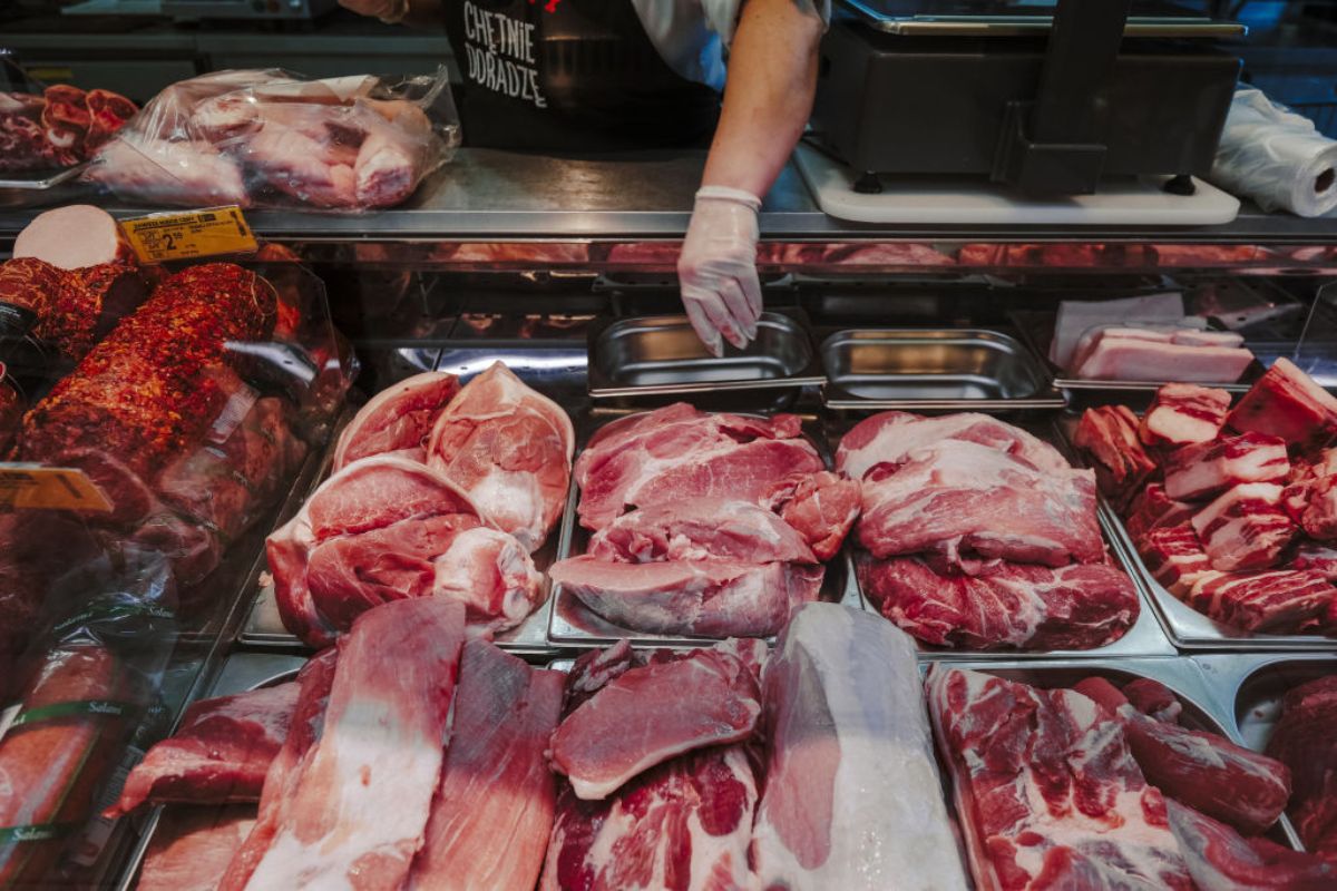 Auchan wydał komunikat o produktach mięsnych. Nie można ich jeść
