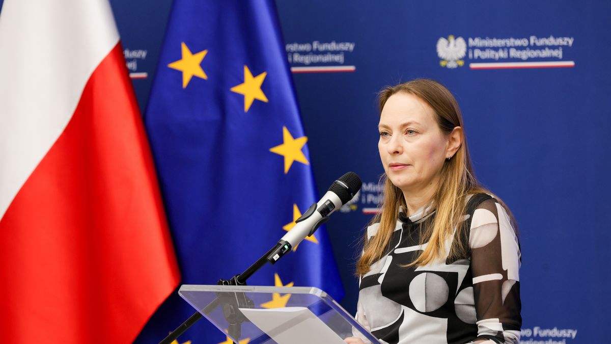 Warszawa, 03.01.2025. Minister funduszy i polityki regionalnej Katarzyna Pełczyńska-Nałęcz podczas konferencji prasowej w siedzibie ministerstwa w Warszawie, 3 bm. Tematem konferencji były priorytety Ministerstwa Funduszy i Polityki Regionalnej podczas Prezydencji Polski w Radzie UE. (ad) PAP/Paweł Supernak