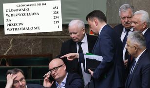 Dwa nazwiska z klubu PiS wyłamały się ws. "lex Tusk"