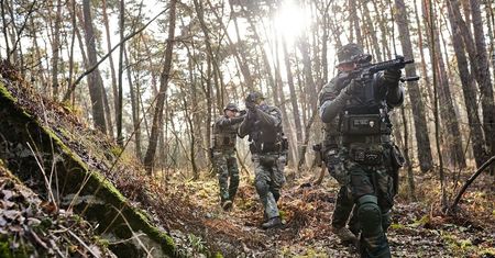 Ekstremalny prezent na Dzień Chłopaka – airsoftowa strzelanka