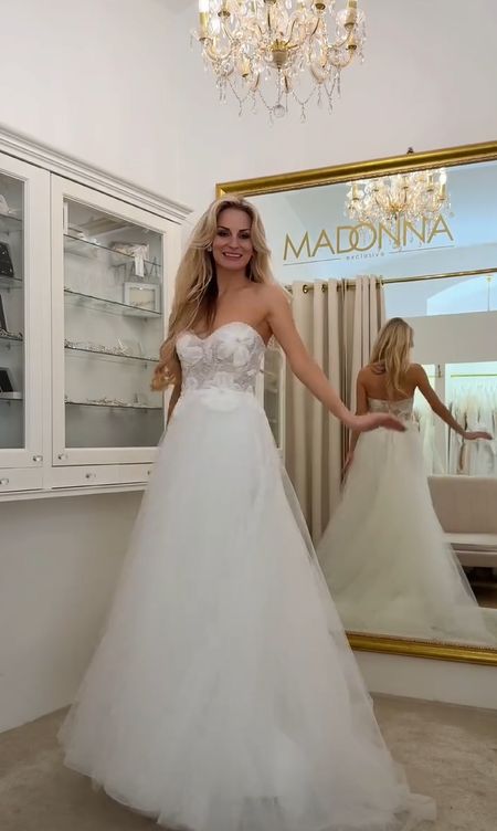 Anita ze "ŚOPW" wybiera suknię ślubną