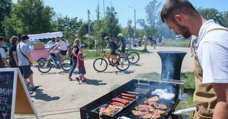 Polacy zmieniają przyzwyczajenia. Sezon grillowy pod lupą GUS